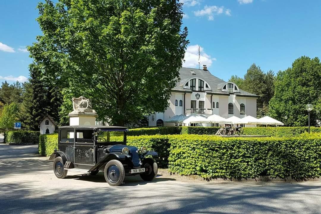 Lesni Hotel Perslak Nová Bystřice Bagian luar foto