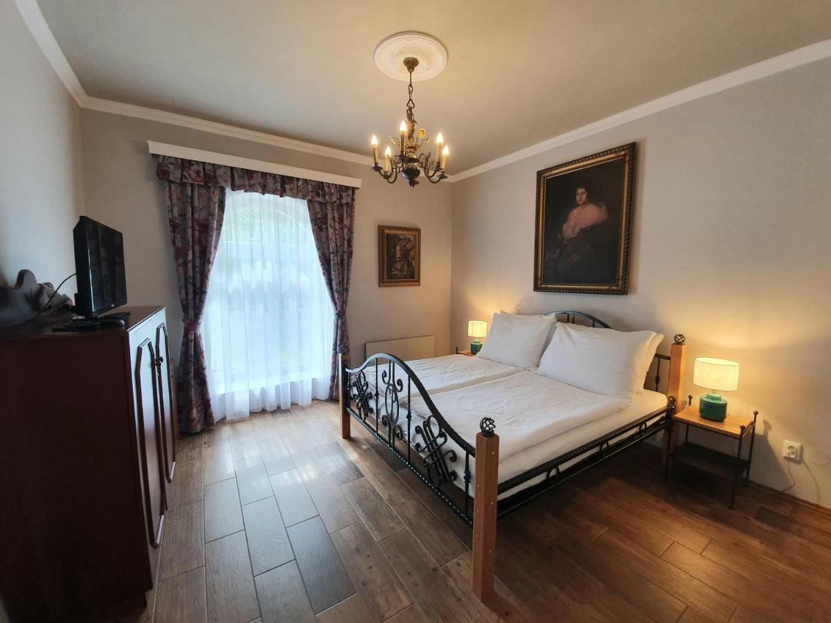Lesni Hotel Perslak Nová Bystřice Bagian luar foto
