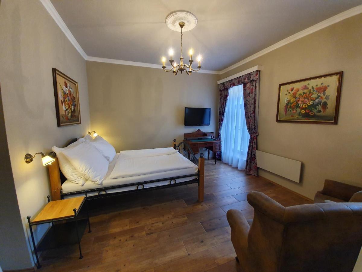 Lesni Hotel Perslak Nová Bystřice Bagian luar foto