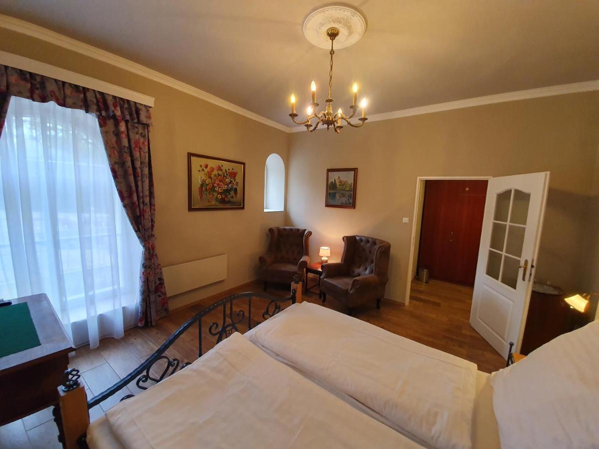 Lesni Hotel Perslak Nová Bystřice Ruang foto