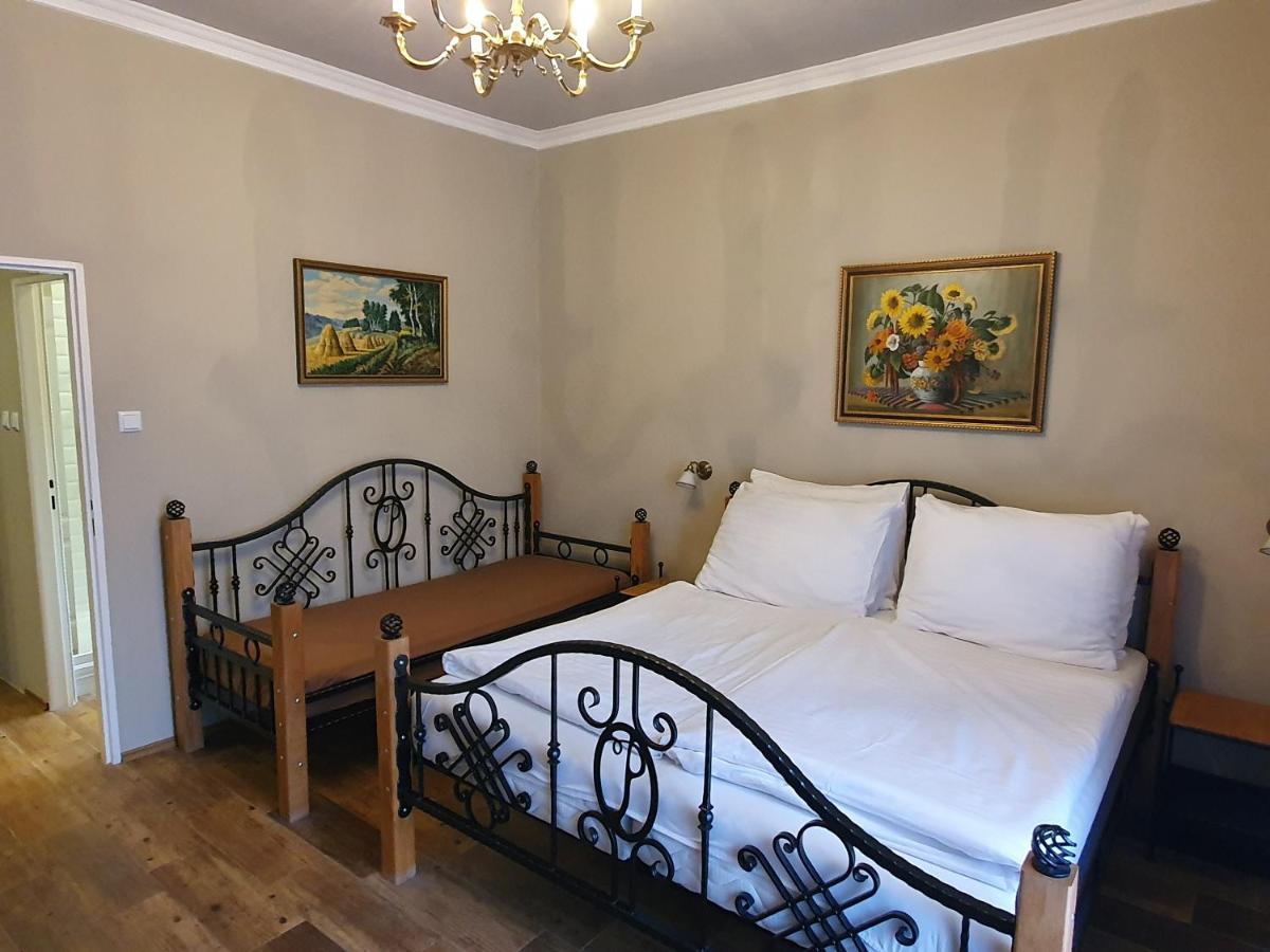 Lesni Hotel Perslak Nová Bystřice Ruang foto