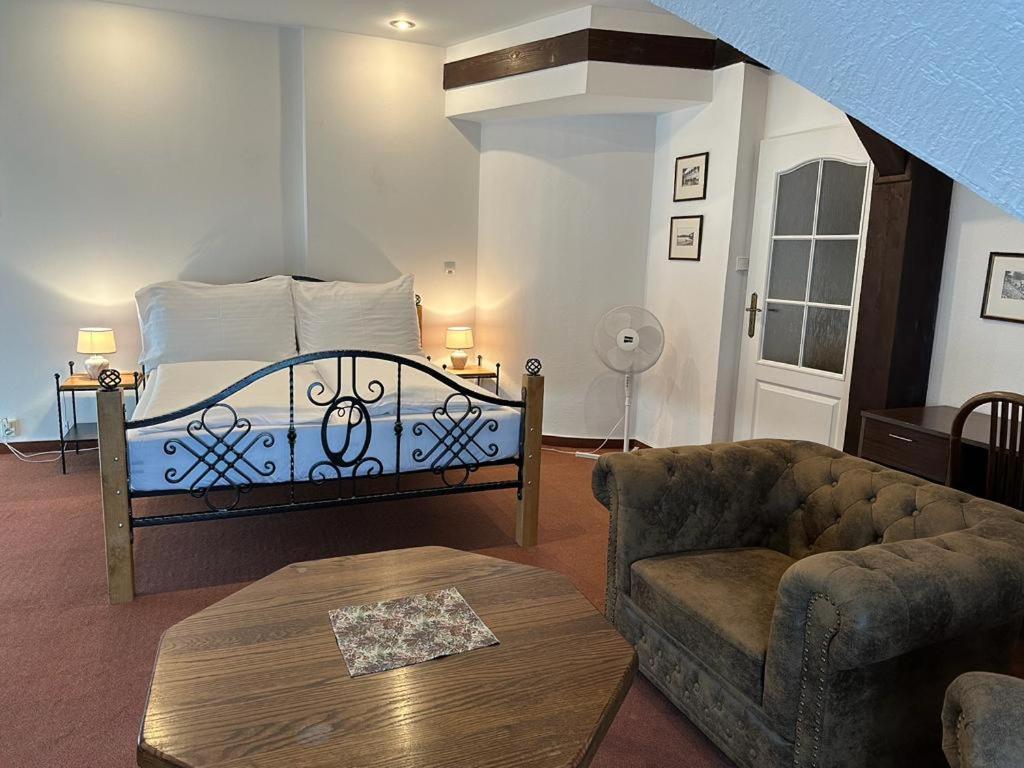 Lesni Hotel Perslak Nová Bystřice Bagian luar foto