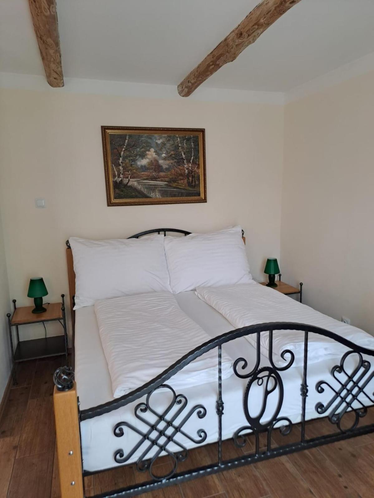 Lesni Hotel Perslak Nová Bystřice Bagian luar foto