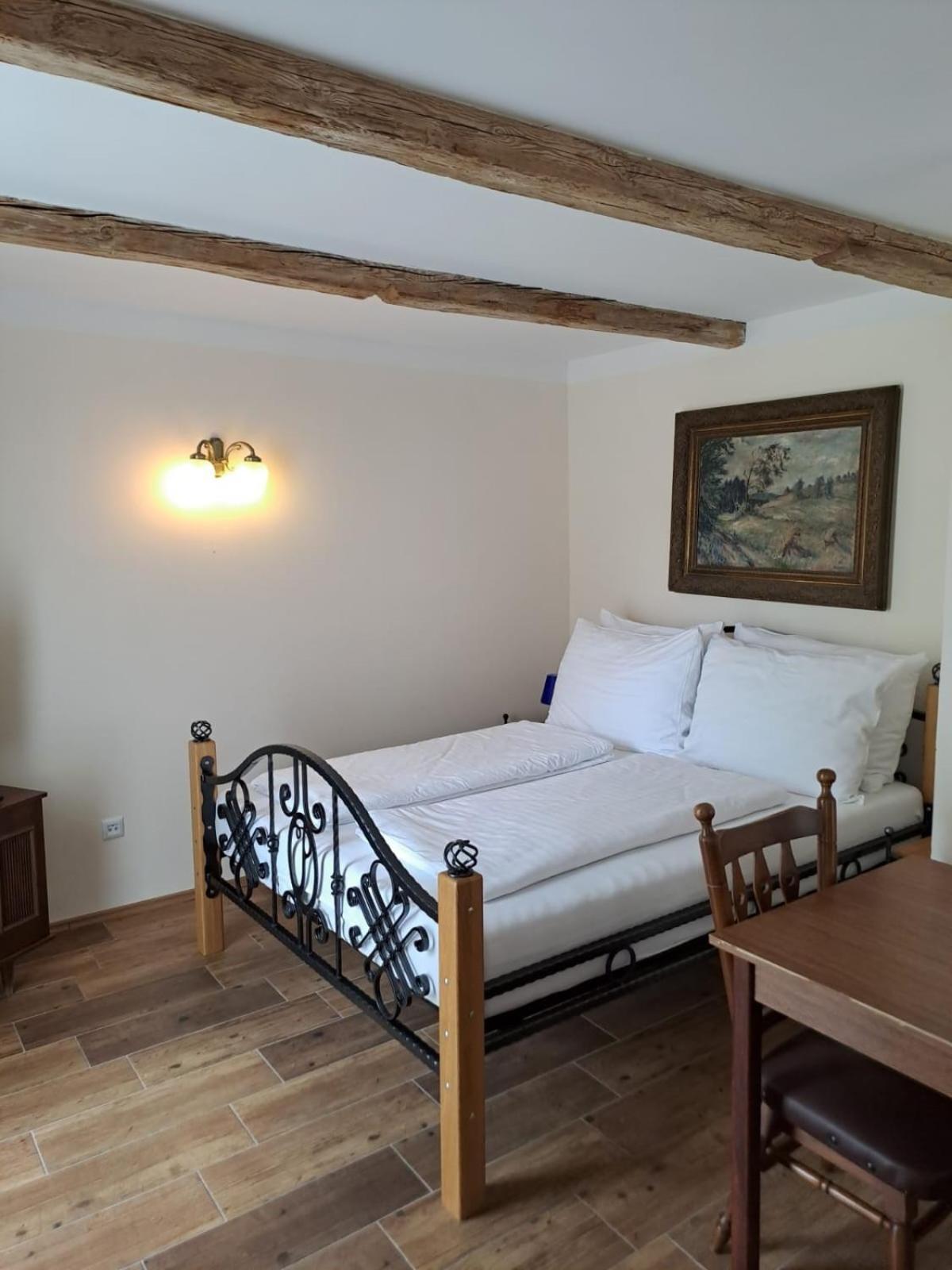 Lesni Hotel Perslak Nová Bystřice Bagian luar foto
