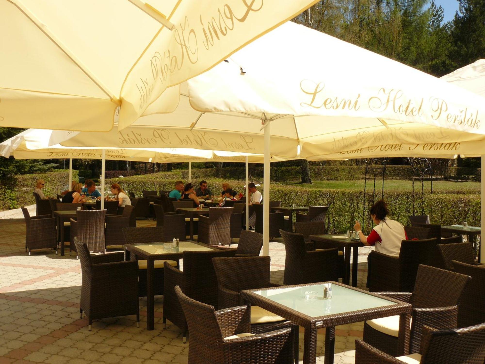 Lesni Hotel Perslak Nová Bystřice Bagian luar foto
