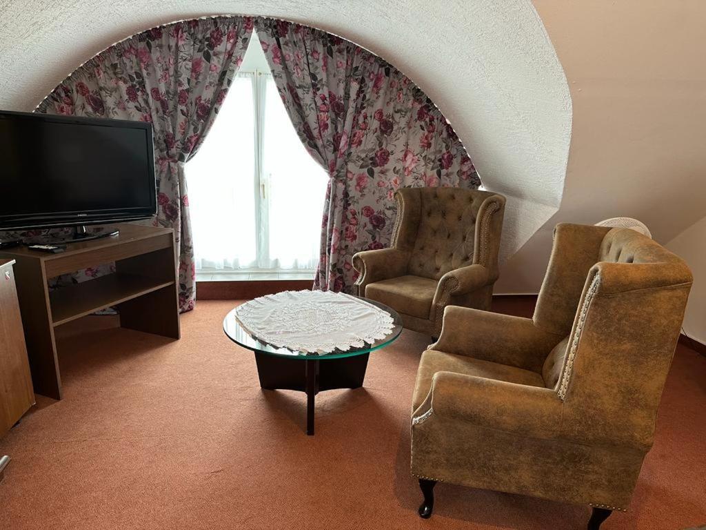 Lesni Hotel Perslak Nová Bystřice Ruang foto