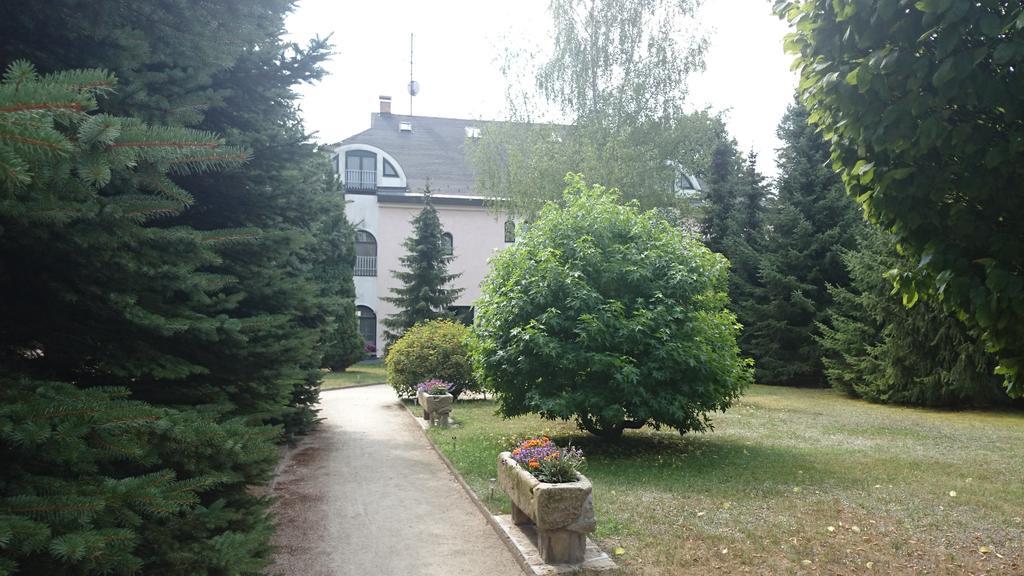 Lesni Hotel Perslak Nová Bystřice Bagian luar foto